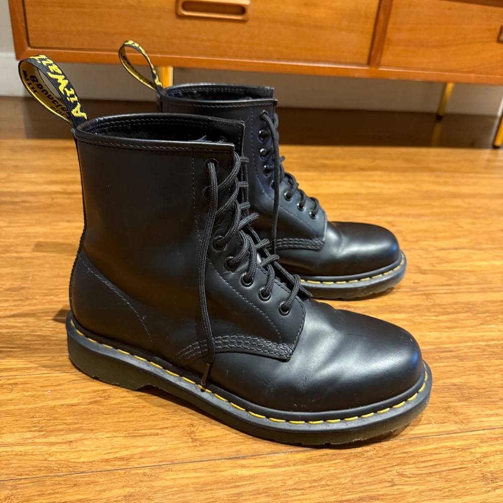 Doc Martens - Picture 2 of 2